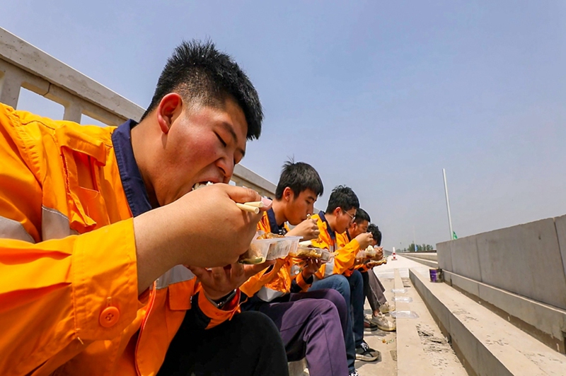 高鐵線上的午餐?？艽虹鏀z