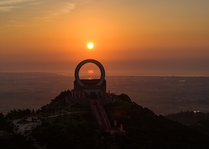 山東日照天臺(tái)山日出。朱曉東攝