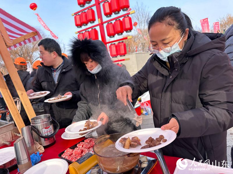 高青黑牛產(chǎn)品展示。人民網(wǎng) 喬姝攝